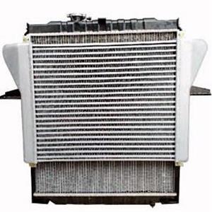 工程汽車散熱器加水破裂了應該怎么辦？
